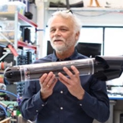 Peter Sigray with AUV