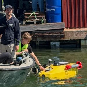 Evolo surface hydrofoil with Puffin auv payload